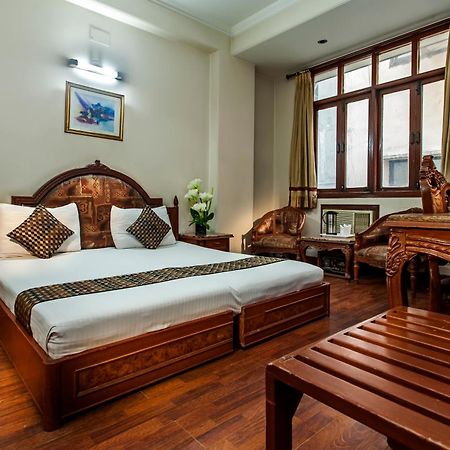 Hotel Sunstar Residency Делі Екстер'єр фото