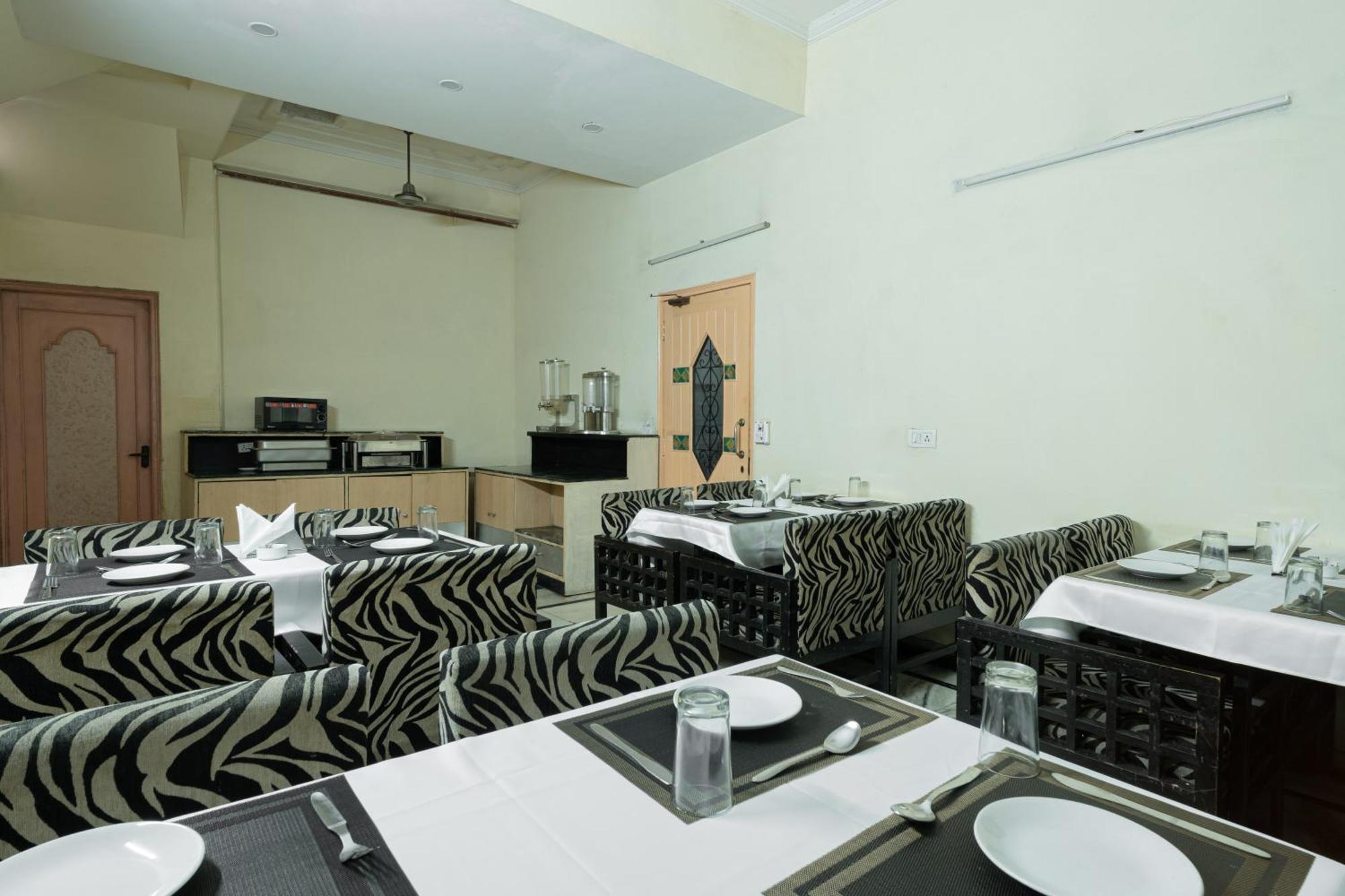 Hotel Sunstar Residency Делі Екстер'єр фото