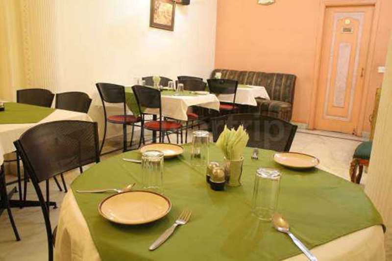 Hotel Sunstar Residency Делі Екстер'єр фото