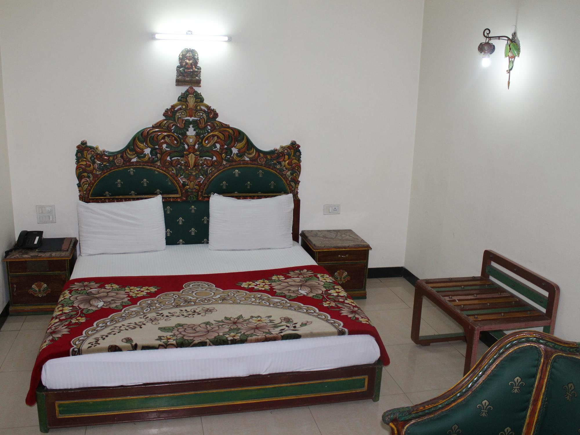 Hotel Sunstar Residency Делі Екстер'єр фото