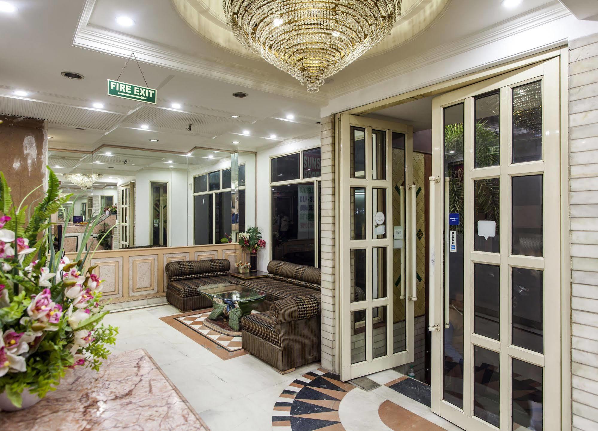 Hotel Sunstar Residency Делі Екстер'єр фото