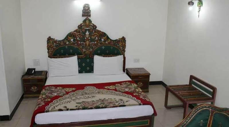 Hotel Sunstar Residency Делі Екстер'єр фото